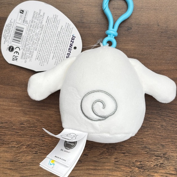 NWT SQUISHMALLOWS Sanrio Hello Kitty Plush CINNAMOROLL Clip On Key Chain Bag NEW - Picture 3 of 12